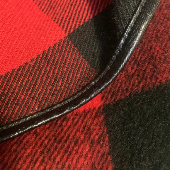 Black and Red Plaid Print Sleeveless Cardigsn - Picture 6 of 6